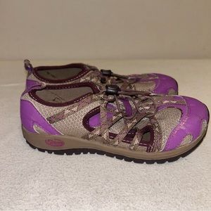 Chacos water shoes purple and‎ beige size 1